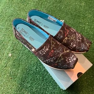 Toms women slip on flat with glow in the dark feature scientific print size 8